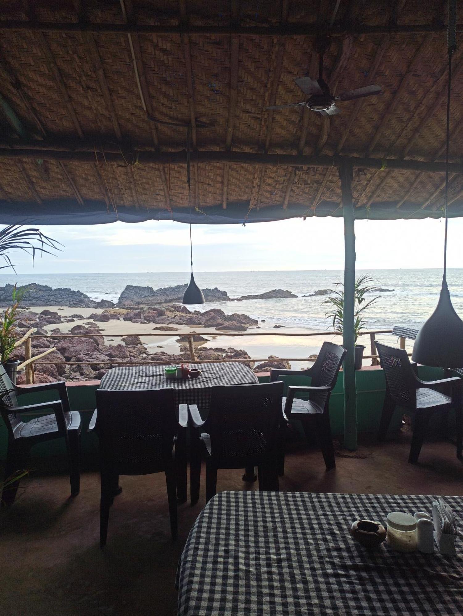 Om Ganesh Naik Guest House Arambol Exterior foto
