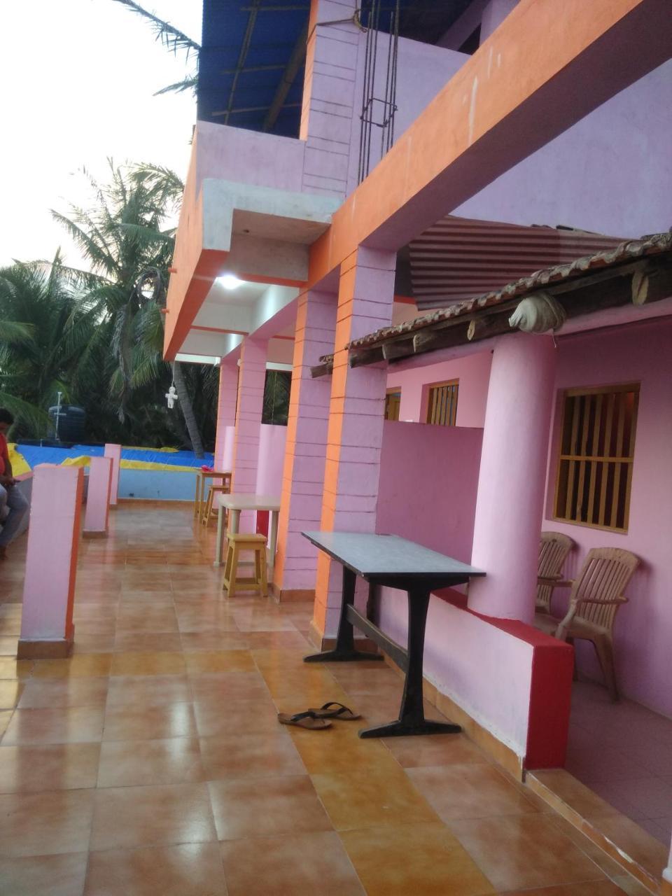 Om Ganesh Naik Guest House Arambol Exterior foto